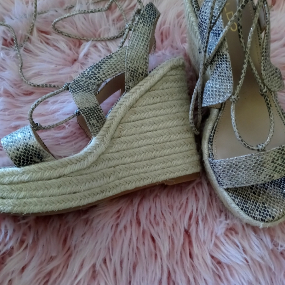 Cute snake print wedges